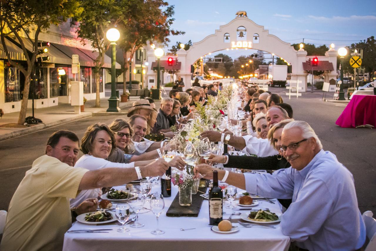 Bordeaux Inn Lodi Eksteriør bilde